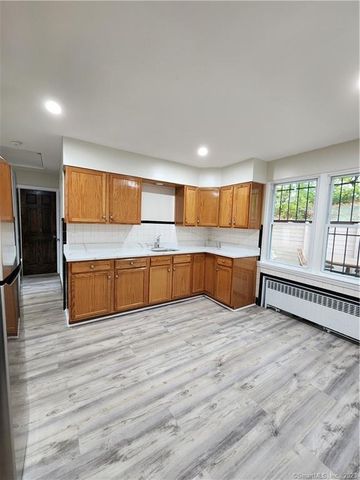 126 Goddard Avenue B, Bridgeport, CT 06610