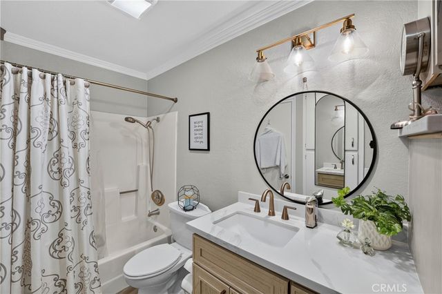 435 W 9th B3, Upland, CA 91786