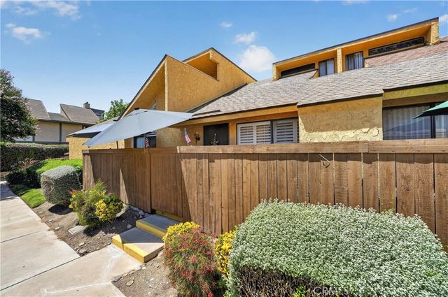 435 W 9th B3, Upland, CA 91786