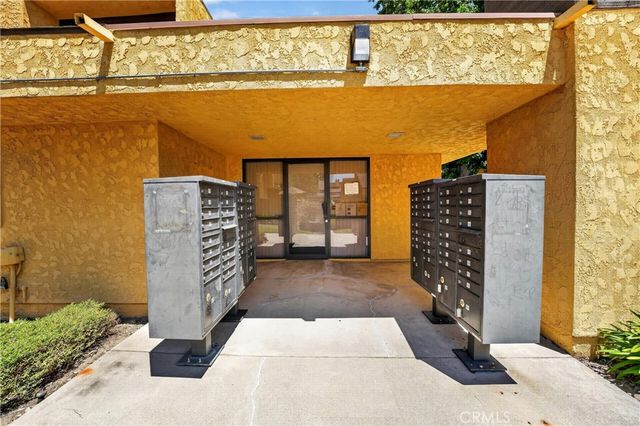 435 W 9th B3, Upland, CA 91786