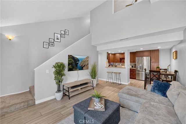 435 W 9th B3, Upland, CA 91786