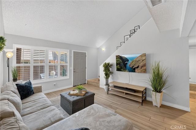 435 W 9th B3, Upland, CA 91786