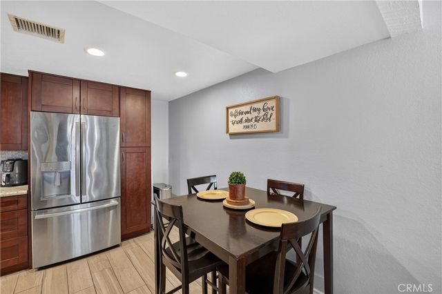 435 W 9th B3, Upland, CA 91786