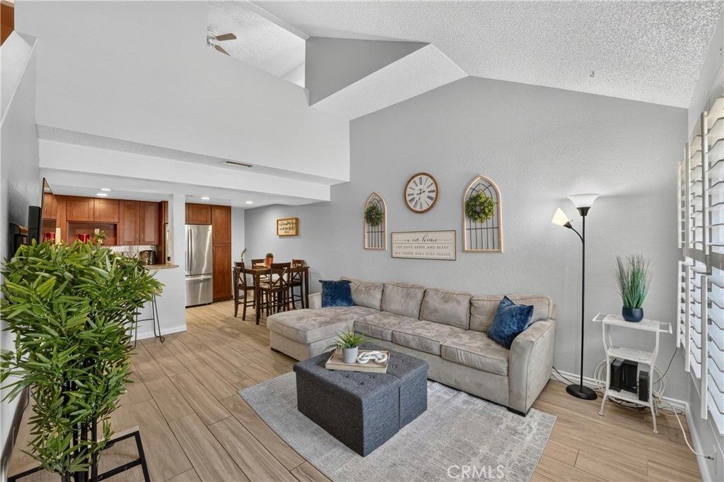 435 W 9th B3, Upland, CA 91786