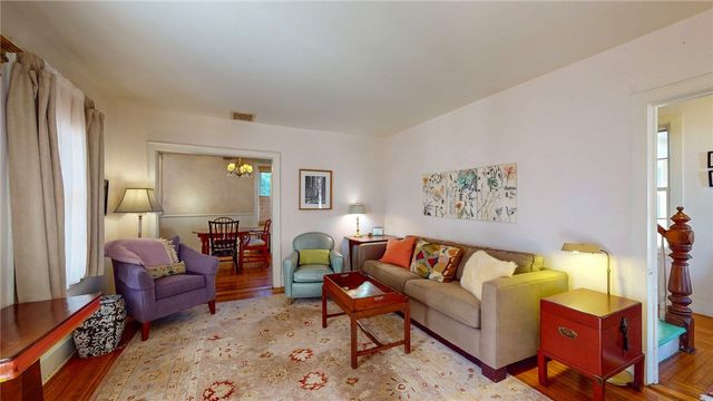 11 High Street, Hopkinton, RI 02804