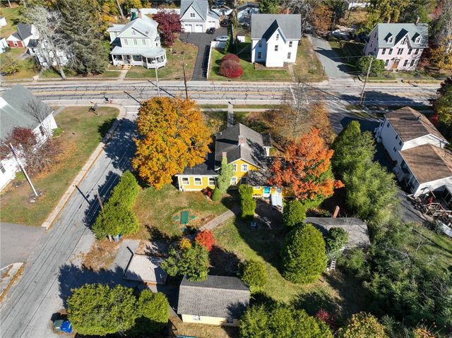 11 High Street, Hopkinton, RI 02804