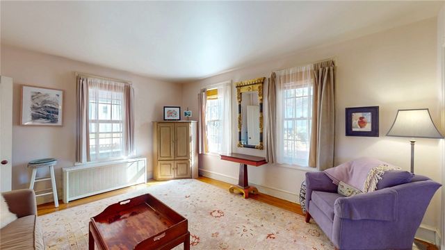 11 High Street, Hopkinton, RI 02804