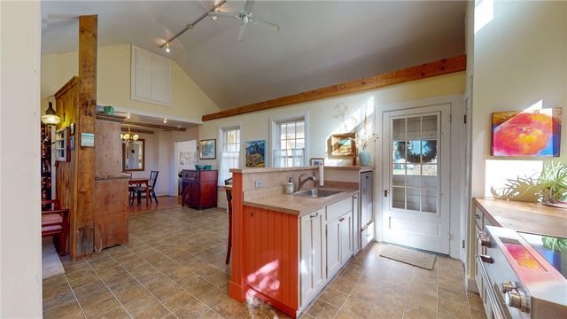 11 High Street, Hopkinton, RI 02804