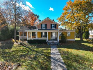 11 High Street, Hopkinton, RI 02804