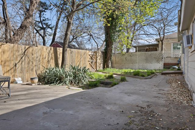 928 S Windomere Avenue B, Dallas, TX 75208