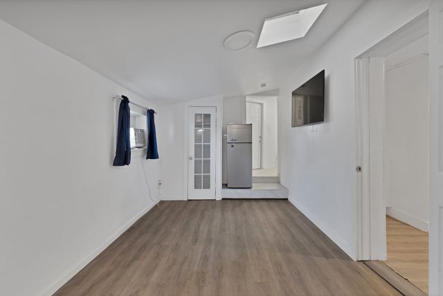 928 S Windomere Avenue B, Dallas, TX 75208