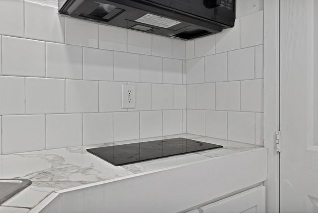 928 S Windomere Avenue B, Dallas, TX 75208