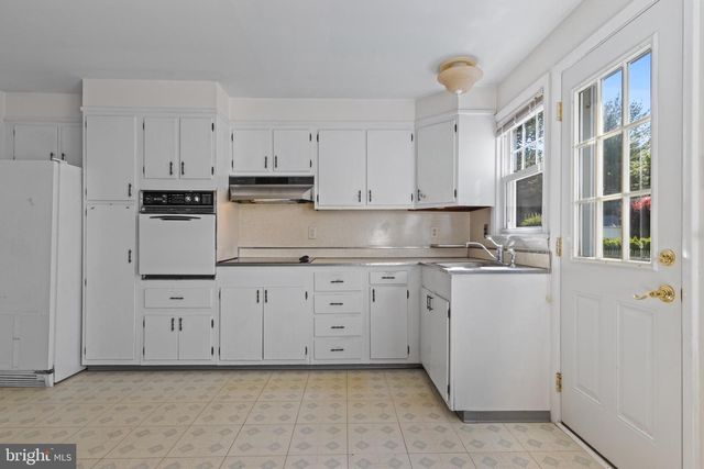 3558 SAWMILL RD, Newtown Square, PA 19073