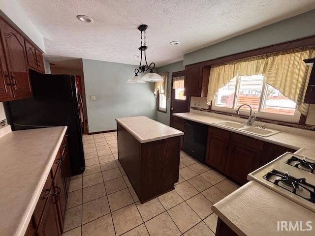 700 S Sharon Avenue, Fowler, IN 47944