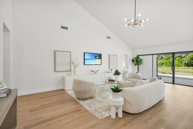 2795 Hawthorne Lane, West Palm Beach, FL 33409