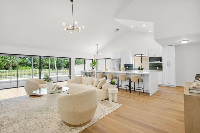 2795 Hawthorne Lane, West Palm Beach, FL 33409