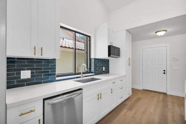 2795 Hawthorne Lane, West Palm Beach, FL 33409