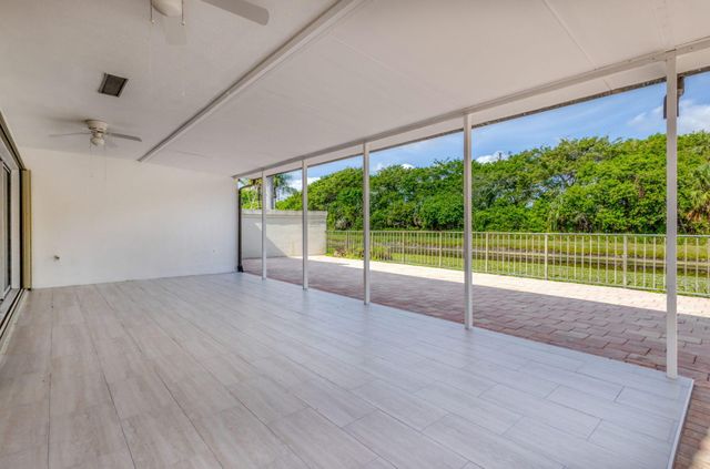 2795 Hawthorne Lane, West Palm Beach, FL 33409