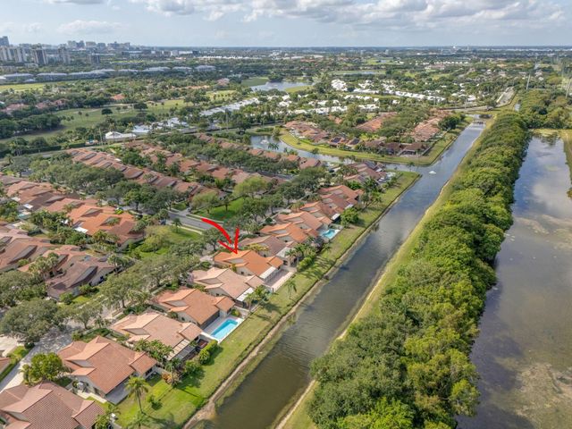 2795 Hawthorne Lane, West Palm Beach, FL 33409