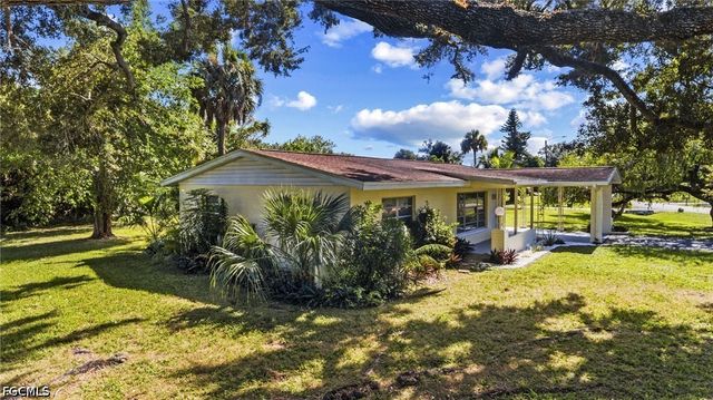 112 Clayton AVE, Lehigh Acres, FL 33936