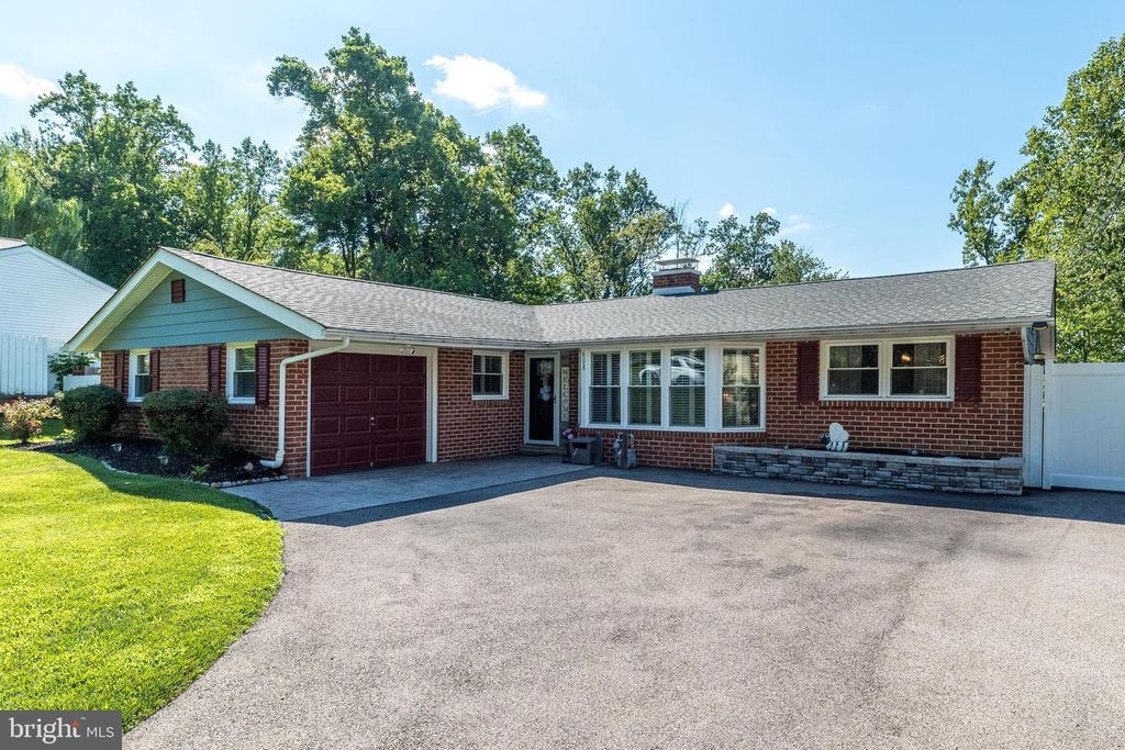 608 ORIOLE LN, Dresher, PA 19025