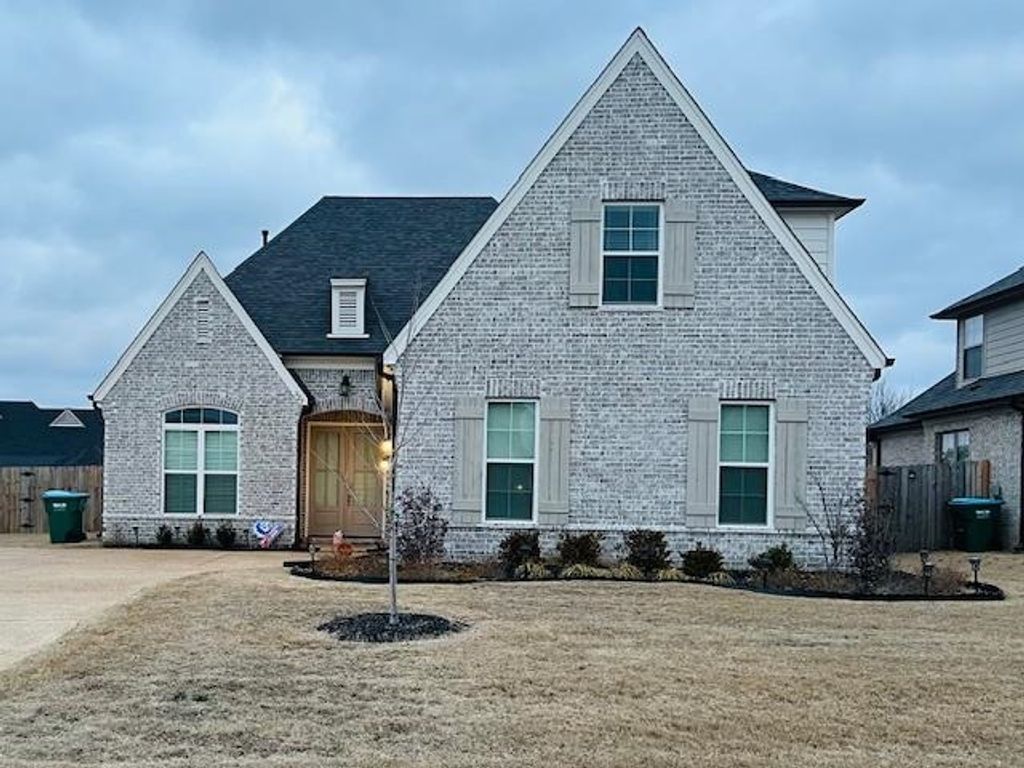 325 CHESTNUT RIDGE CV, Oakland, TN 38060