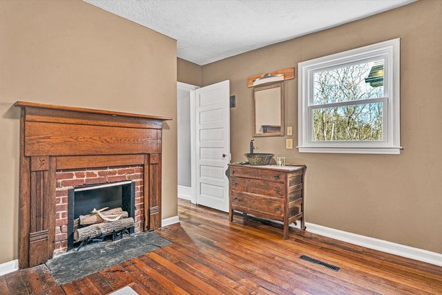 412 WRAYS CHAPEL RD, Rocky Mount, VA 24151