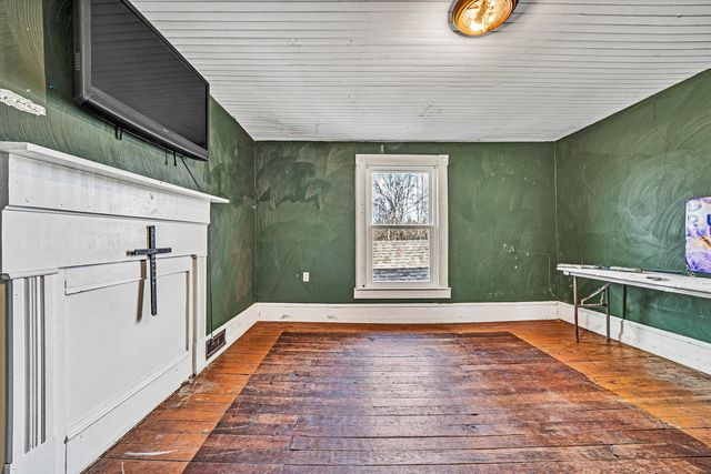 412 WRAYS CHAPEL RD, Rocky Mount, VA 24151