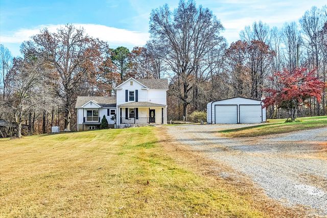 412 WRAYS CHAPEL RD, Rocky Mount, VA 24151