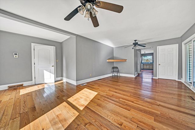 412 WRAYS CHAPEL RD, Rocky Mount, VA 24151