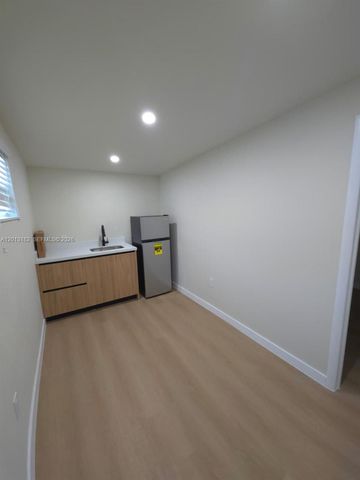720 NW 33rd Ter 1, Lauderhill, FL 33311