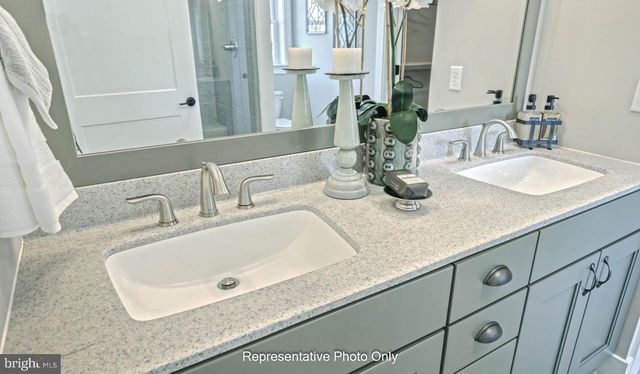 720 LONGWOOD MNR, Annville, PA 17003