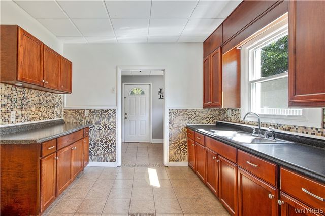 23 West Drullard Avenue, Lancaster, NY 14086