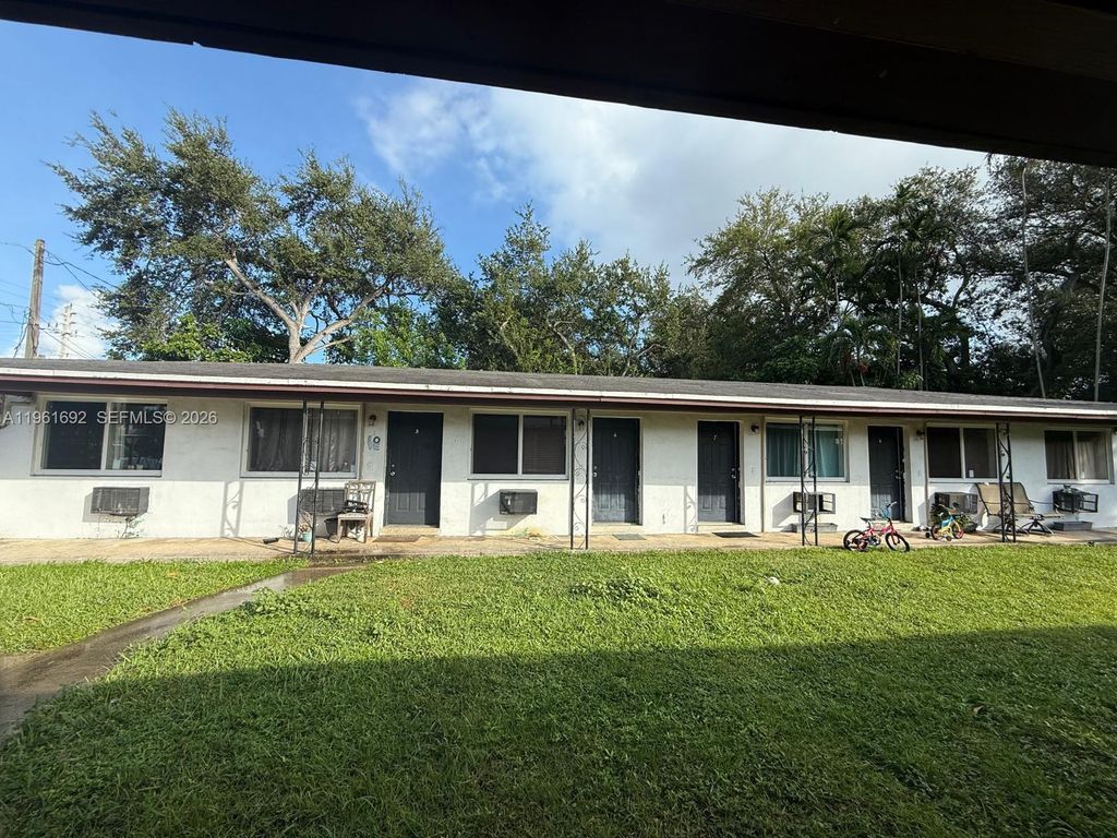 14355 NE 6th Ave 5, North Miami, FL 33161