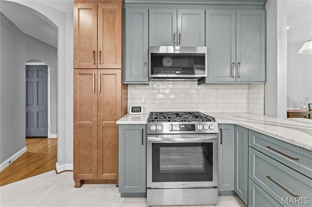 840 Wild Cherry Lane, University City, MO 63130