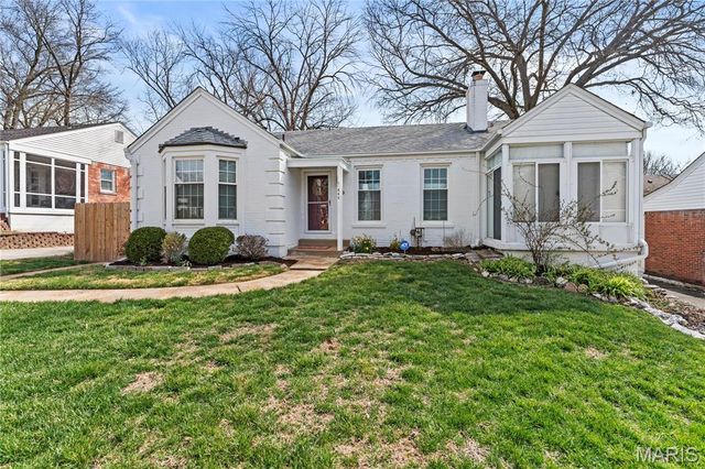 840 Wild Cherry Lane, University City, MO 63130