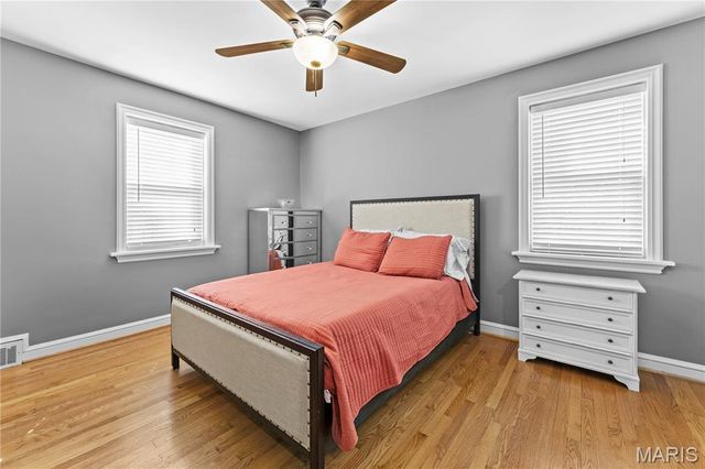 840 Wild Cherry Lane, University City, MO 63130