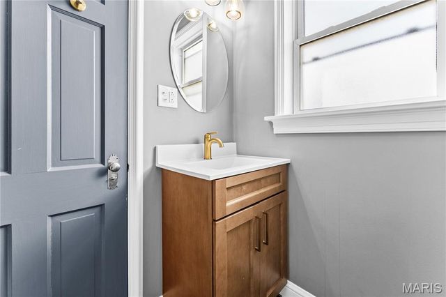 840 Wild Cherry Lane, University City, MO 63130