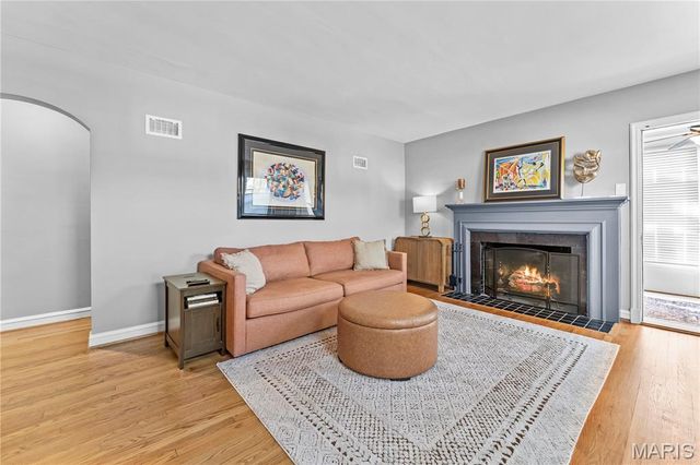 840 Wild Cherry Lane, University City, MO 63130