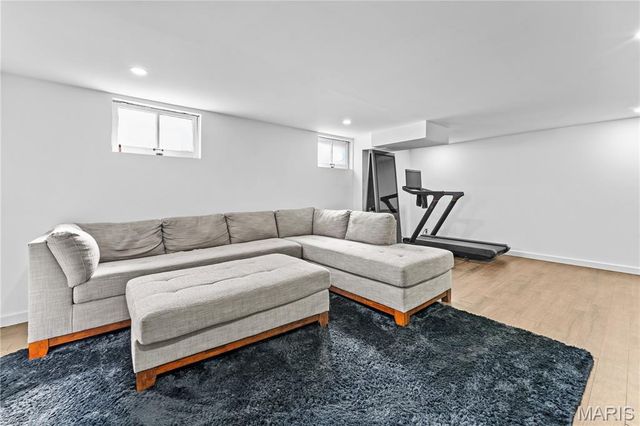 840 Wild Cherry Lane, University City, MO 63130