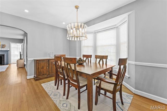 840 Wild Cherry Lane, University City, MO 63130