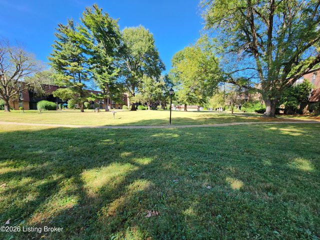 3505 Lodge Ln 112, Louisville, KY 40218