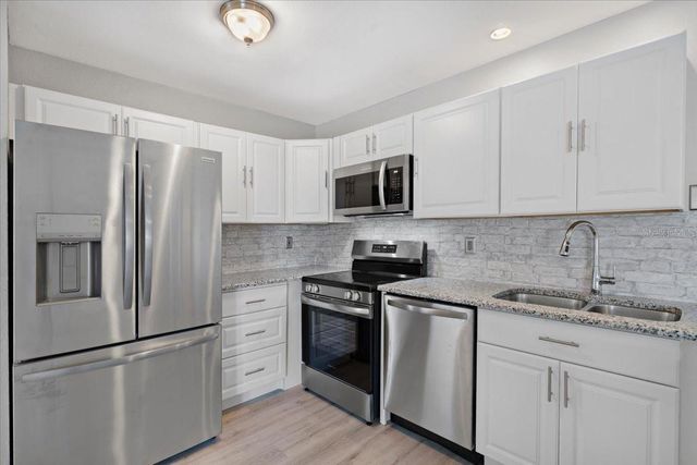 5520 KENWOOD DRIVE, North Port, FL 34287