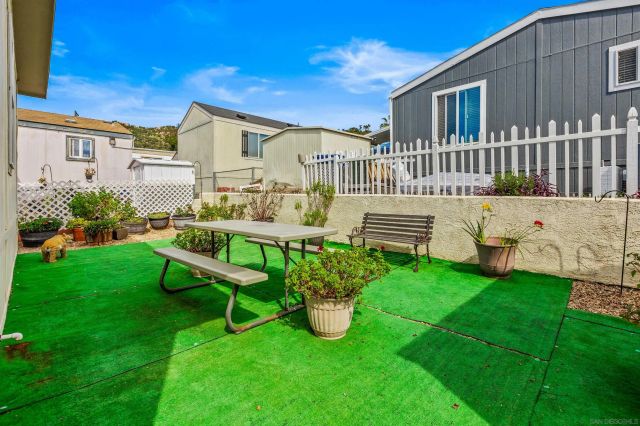 14089 Pomegranate Ave 214, Poway, CA 92064