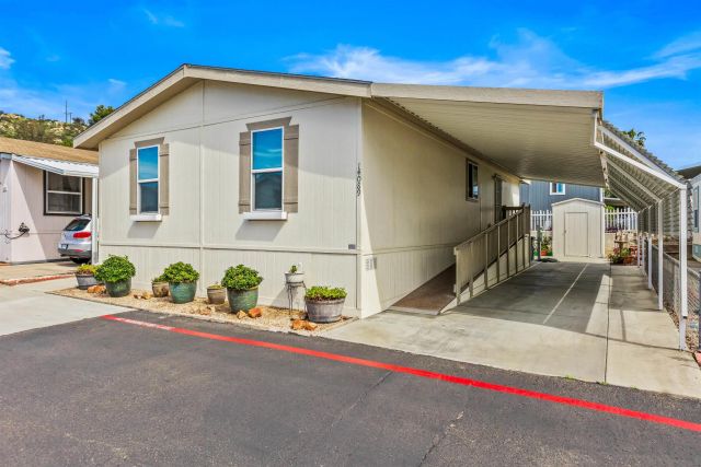 14089 Pomegranate Ave 214, Poway, CA 92064