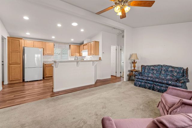 14089 Pomegranate Ave 214, Poway, CA 92064