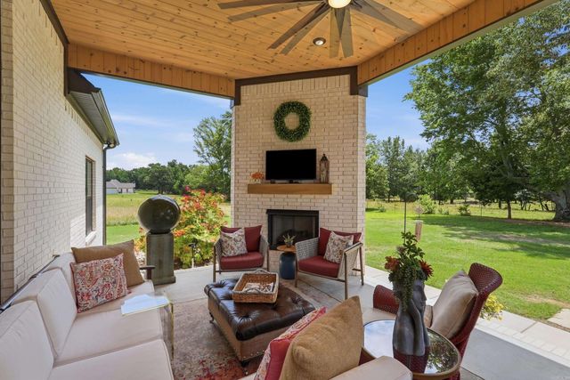 41 Lowell Lane, Greenbrier, AR 72058