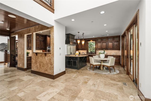 1444 Evergreen Point Rd, Medina, WA 98039