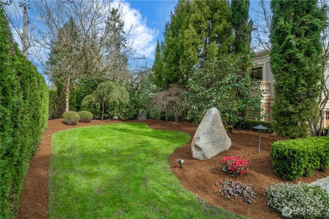 1444 Evergreen Point Rd, Medina, WA 98039