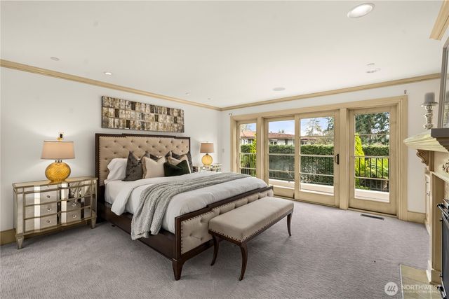 1444 Evergreen Point Rd, Medina, WA 98039